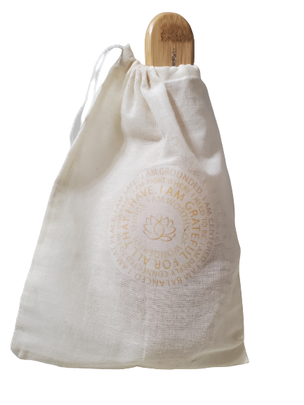 "Comb come is a charming linen bag that seamlessly blends style and functionality. Crafted with care and precision, this bag is designed to be a versatile accessory for your daily needs. The natural texture of linen gives it a timeless and rustic appeal, while the thoughtful construction ensures durability.