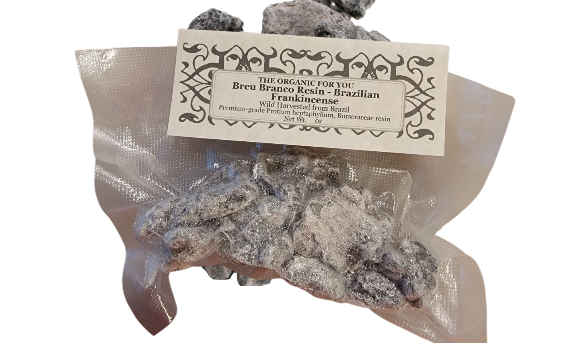 Our Breu Branco Resin is wild-harvested using traditional methods, supporting sustainable practices and fair compensation for local Brazilian harvesters. Every piece reflects a deep respect for nature and the communities that protect it.