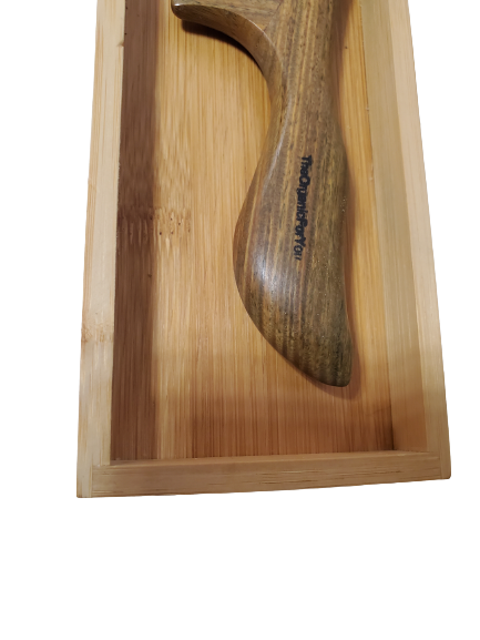 Comfortable Handle After many times of polishing, the wood is smooth and delicate, and the handle of the comb is thick and comfortable, and fits ergonomics.